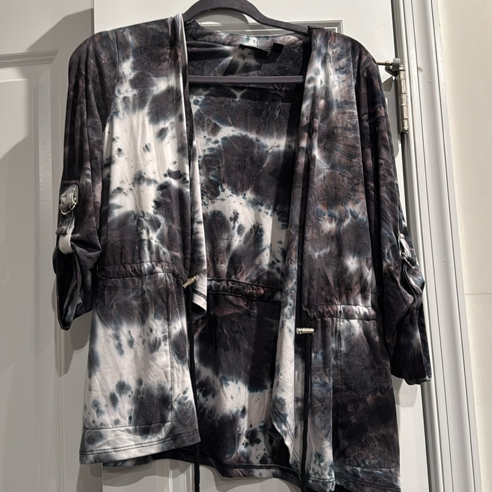 Women’s petite small grey and white Onque Casual cardigan